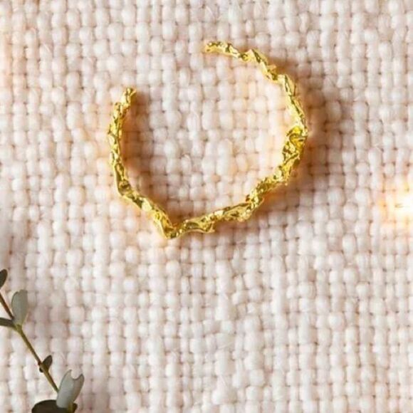 Amber Sceats Emery Cuff Gold Bracelet New - Picture 4 of 6